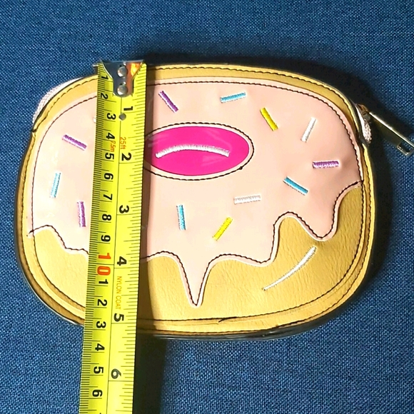 Cosmetic pouch - Picture 4 of 4